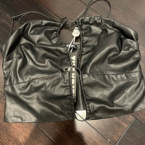 Brand new!!! Never been worn black crop top from the Kript - Picture 2 of 3